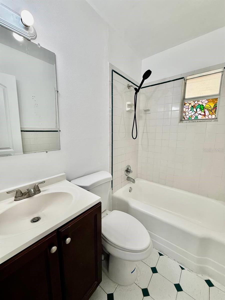 Image 18 of 24 For 1607 Maple Avenue