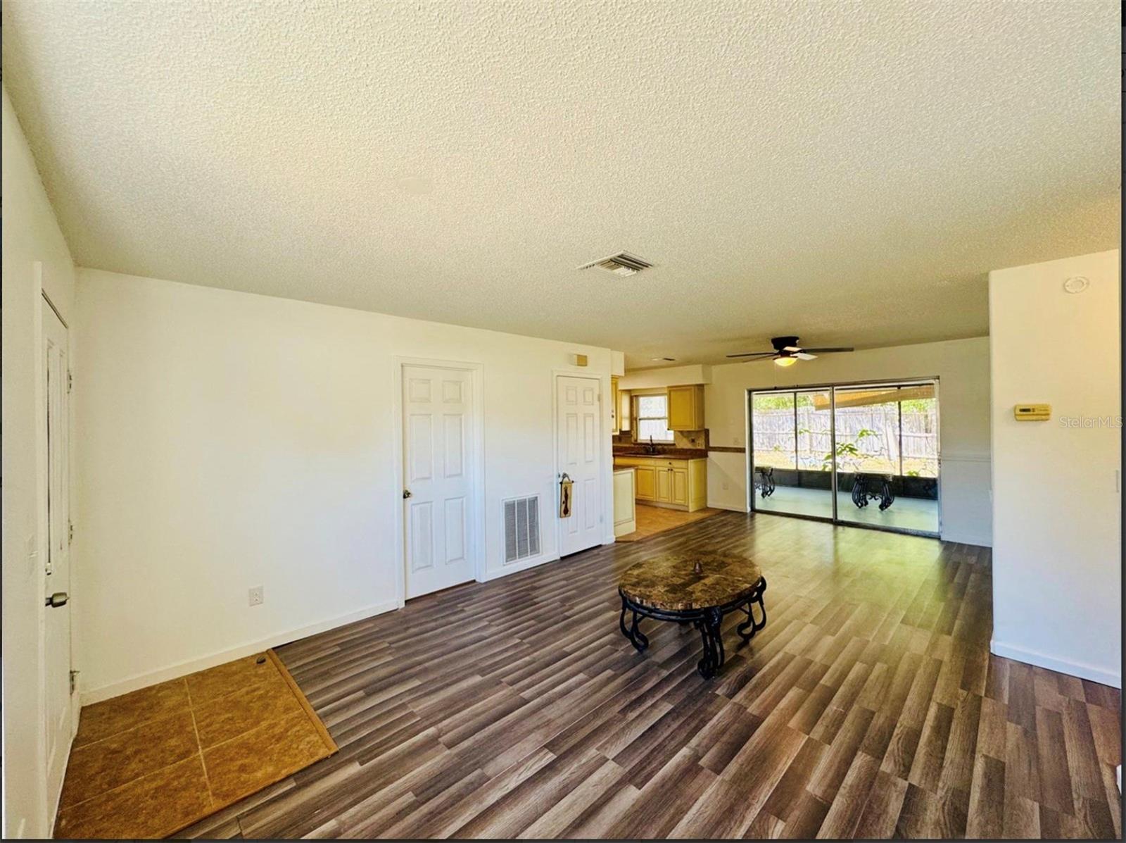 Image 19 of 20 For 7423 Mohawk Trail