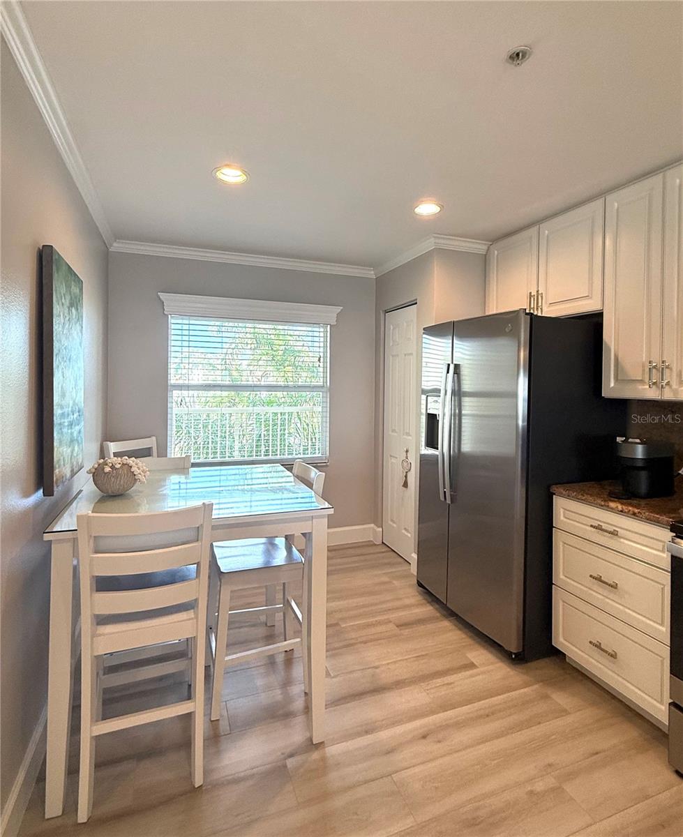 Image 4 of 23 For 423 150th Avenue 1405