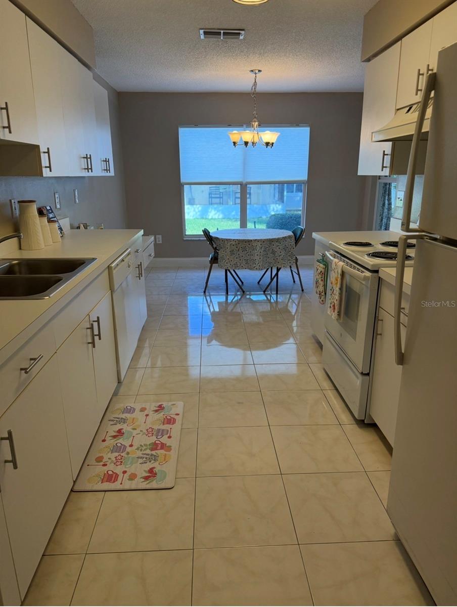 Image 22 of 28 For 2011 Del Webb Boulevard