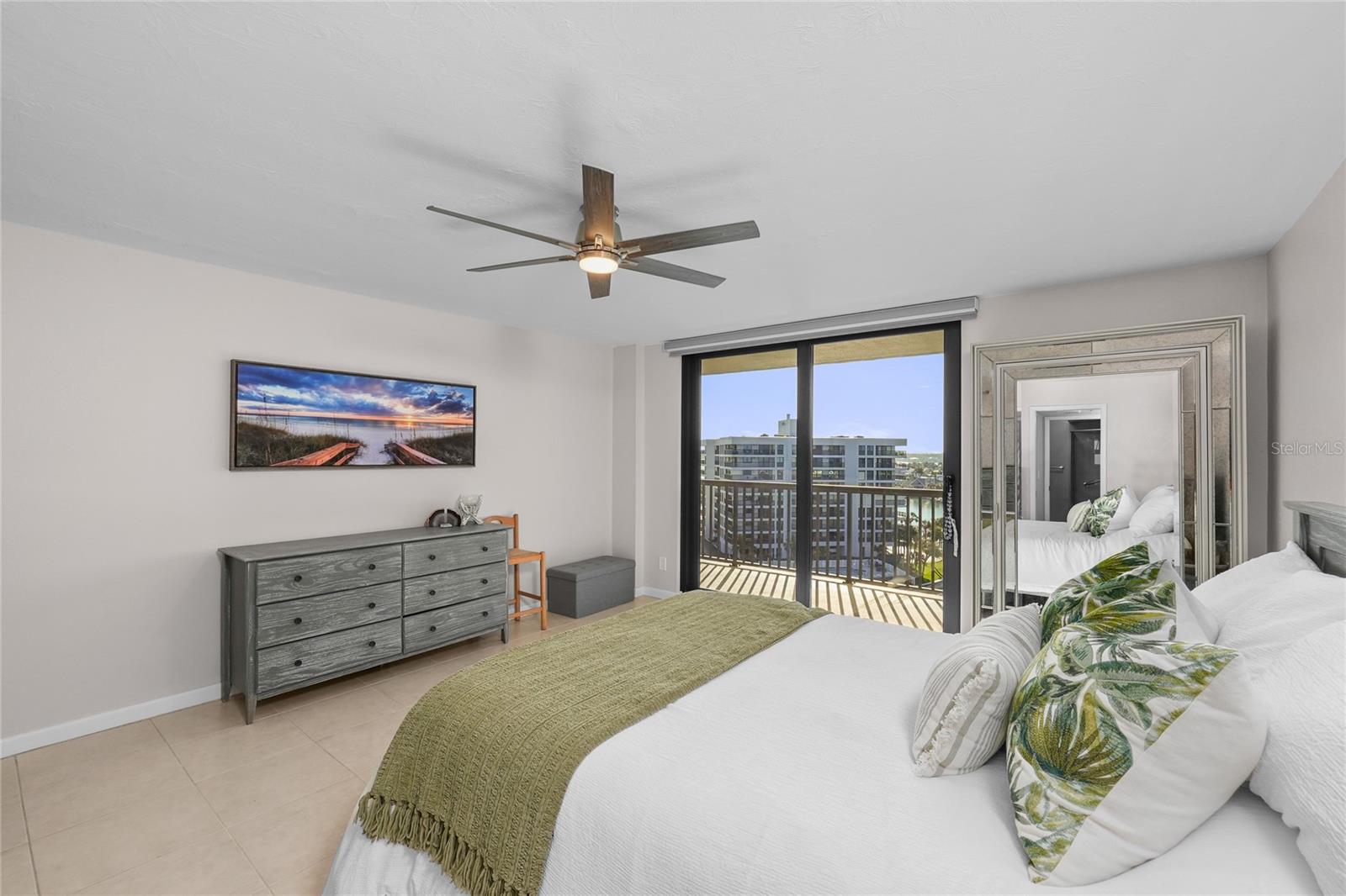 Image 12 of 28 For 1660 Gulf Boulevard 807