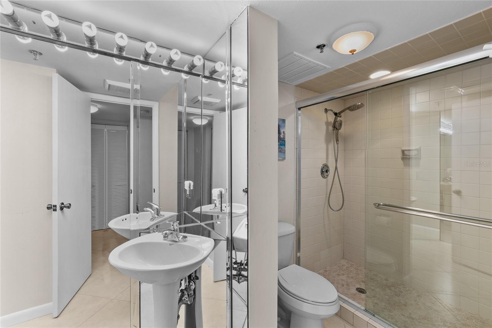 Image 19 of 28 For 1660 Gulf Boulevard 807