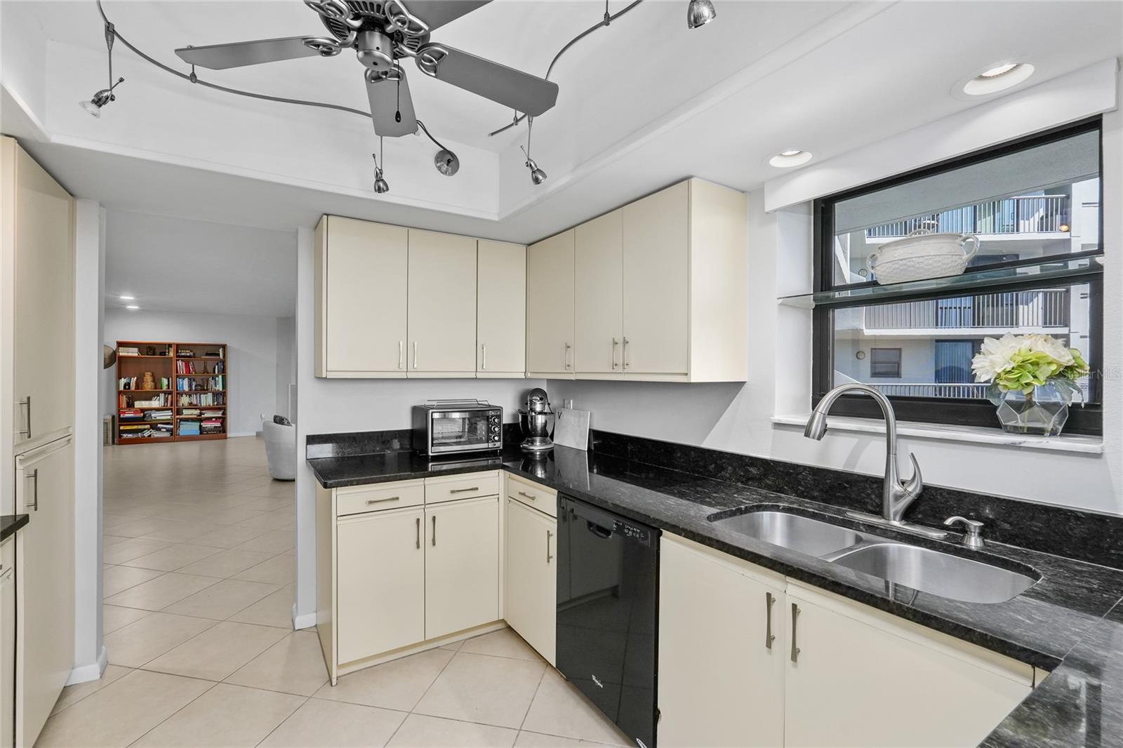 Image 8 of 28 For 1660 Gulf Boulevard 807