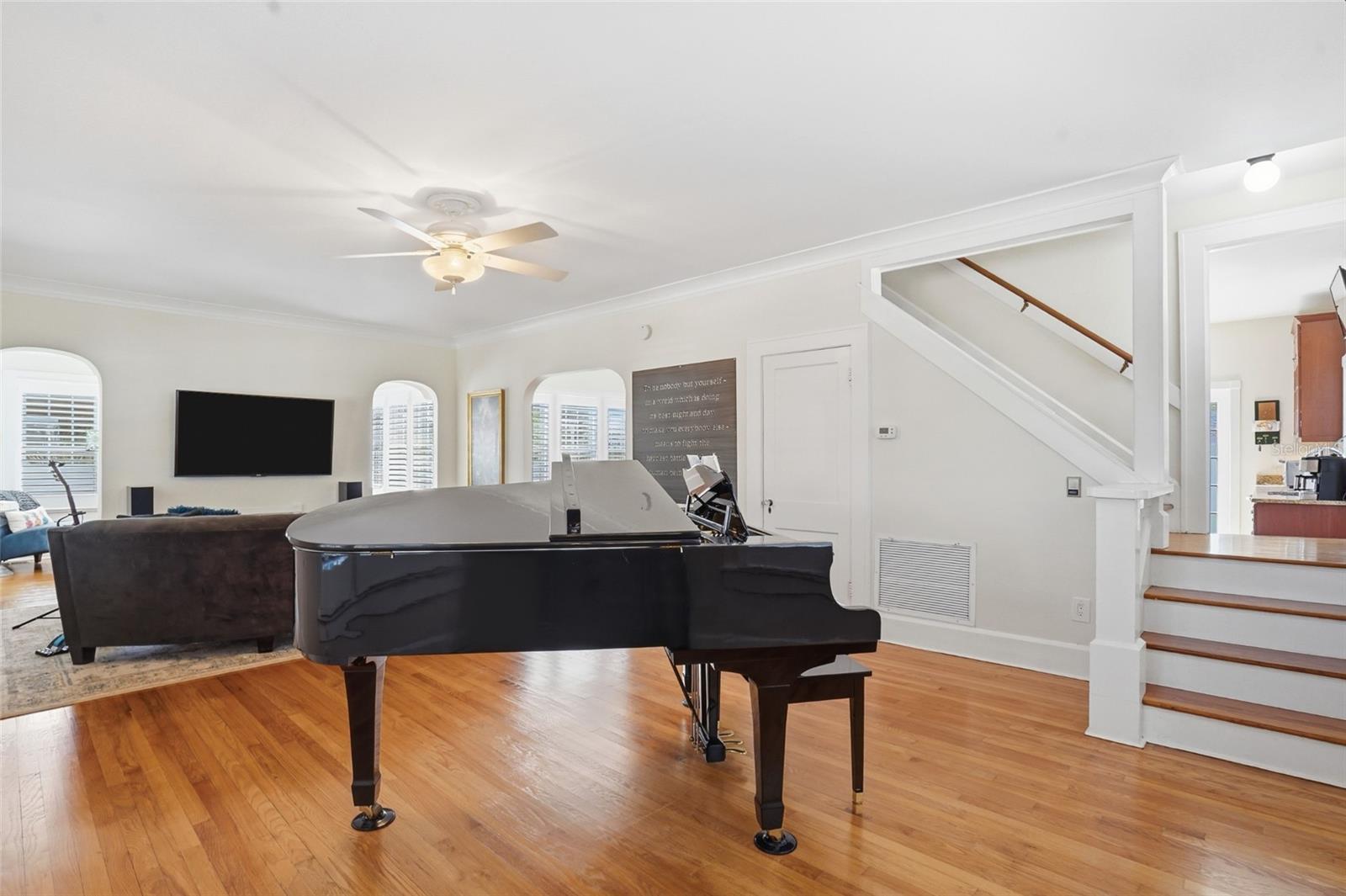 Image 11 of 62 For 126 22nd Avenue Ne