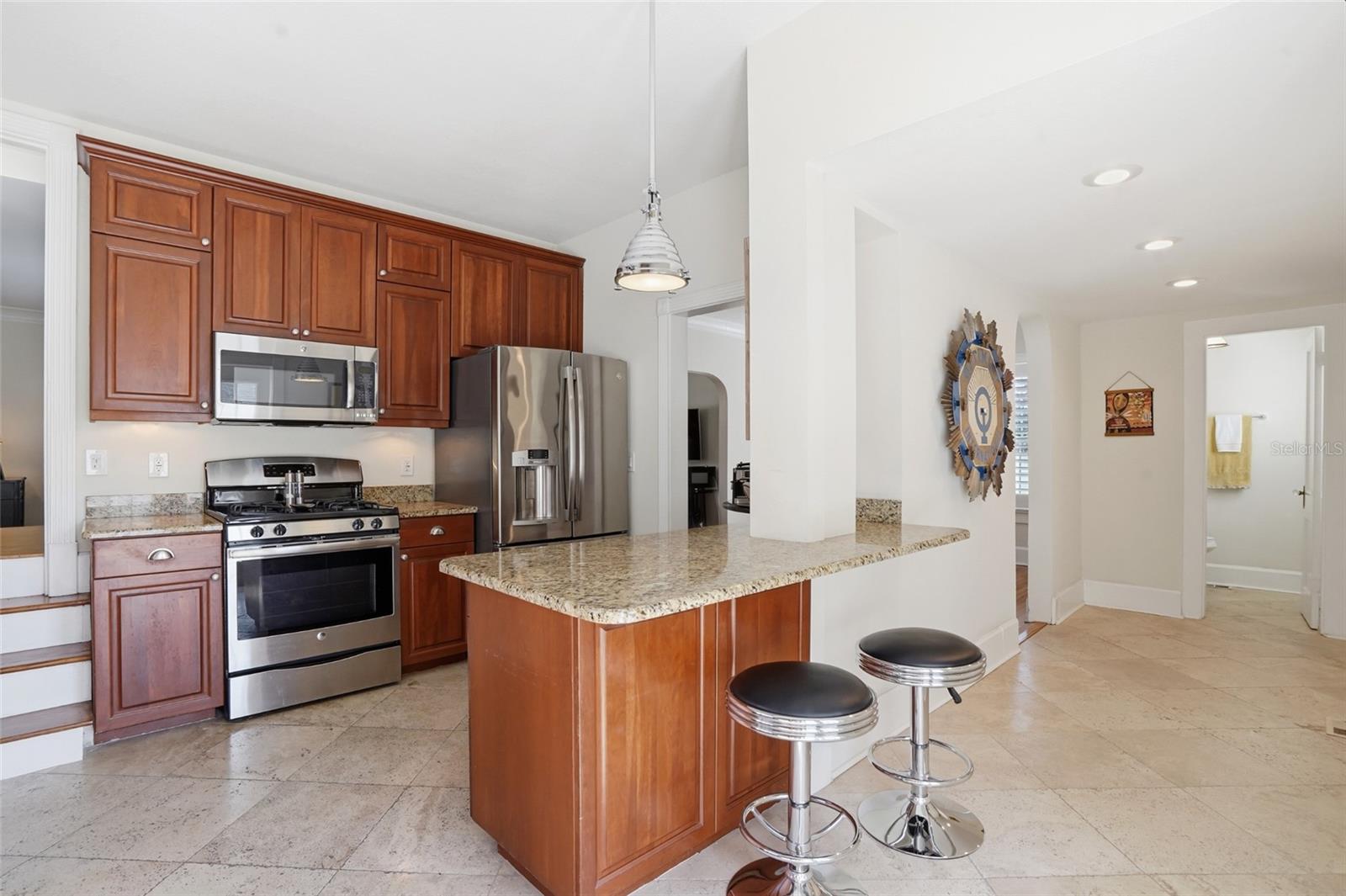 Image 22 of 62 For 126 22nd Avenue Ne