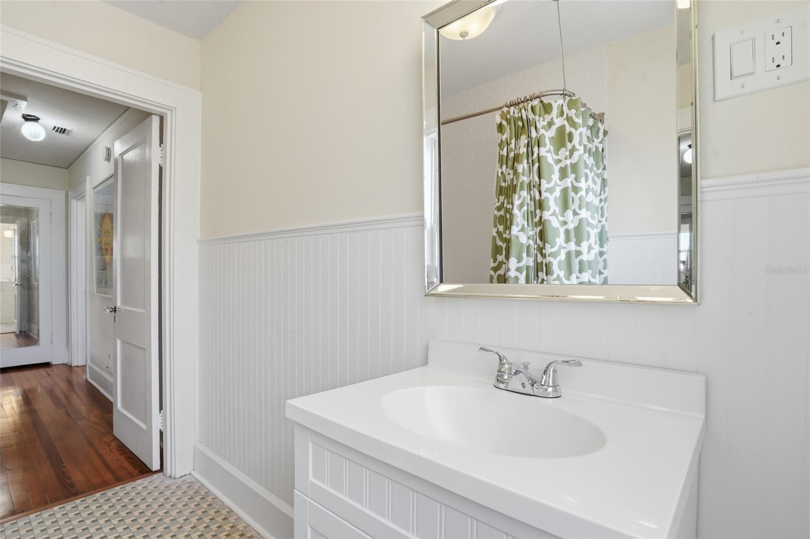 Image 40 of 62 For 126 22nd Avenue Ne