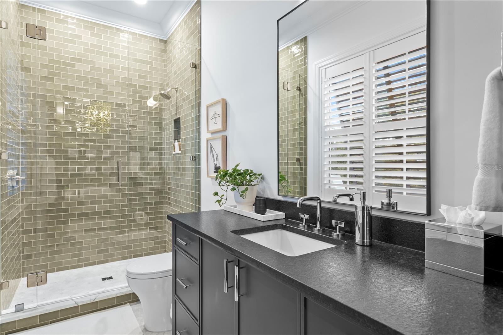 Image 32 of 48 For 605 Ontario Avenue