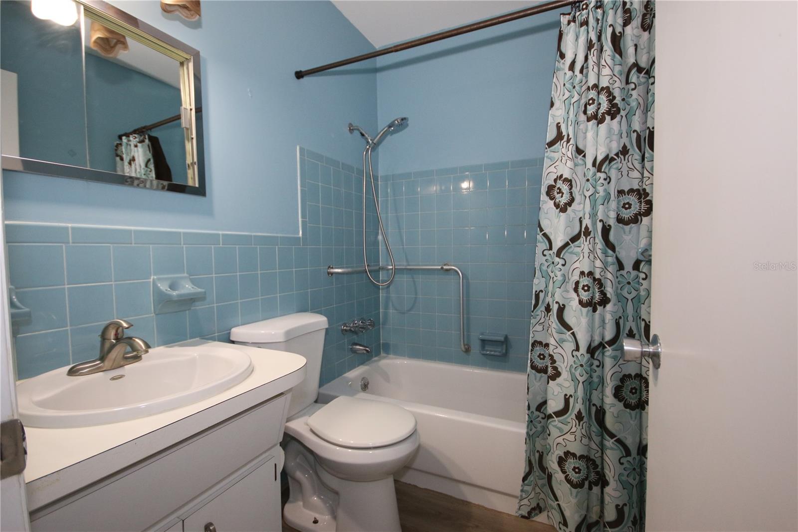 Image 12 of 14 For 2360 Irish Lane 62