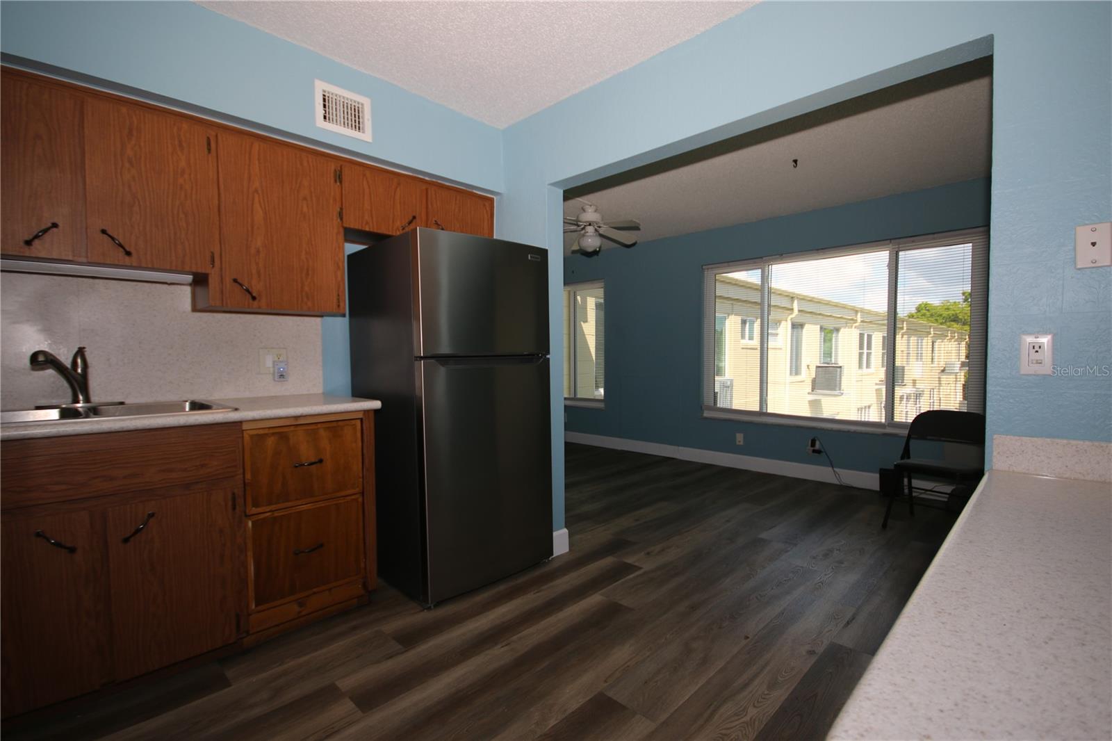 Image 5 of 14 For 2360 Irish Lane 62