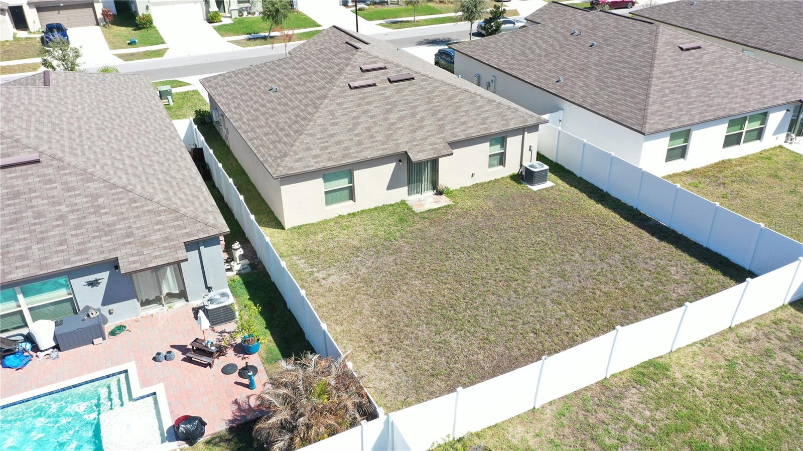 Image 31 of 33 For 10313 Scarlet Skimmer Drive