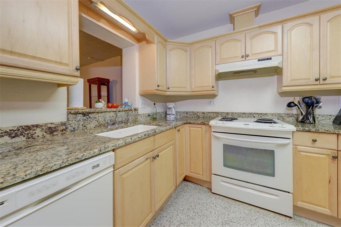 Image 10 of 29 For 473 Lewis Boulevard Se