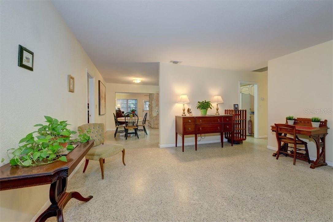 Image 5 of 29 For 473 Lewis Boulevard Se