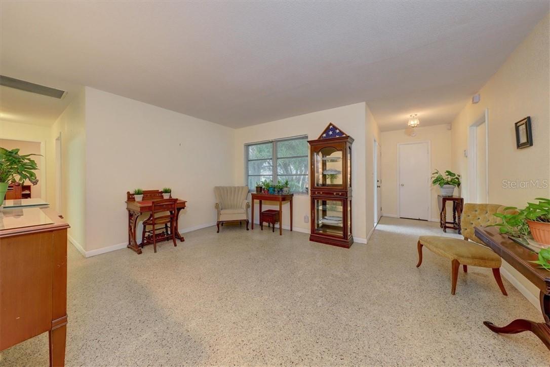 Image 6 of 29 For 473 Lewis Boulevard Se