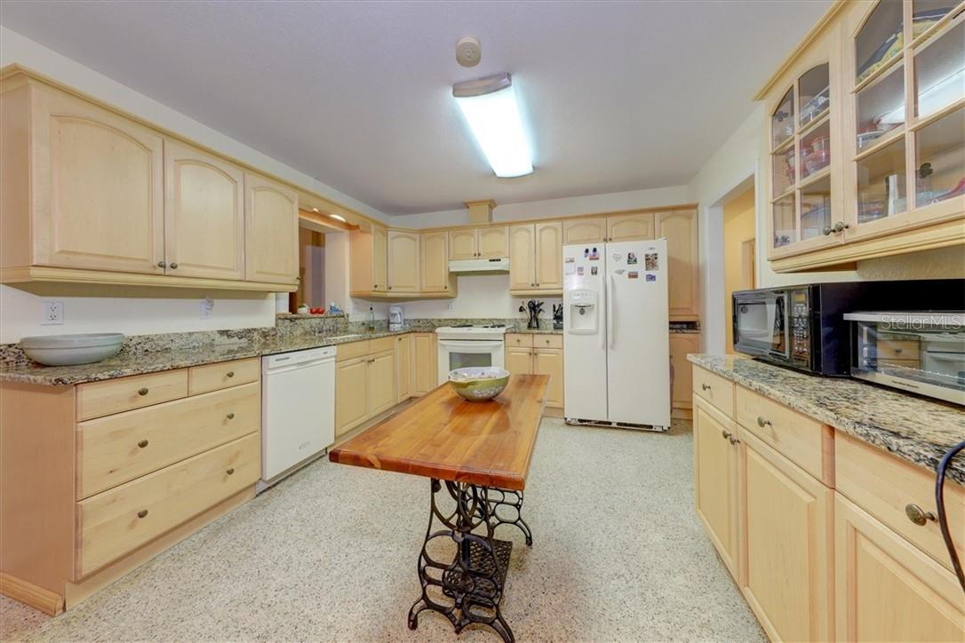 Image 8 of 29 For 473 Lewis Boulevard Se