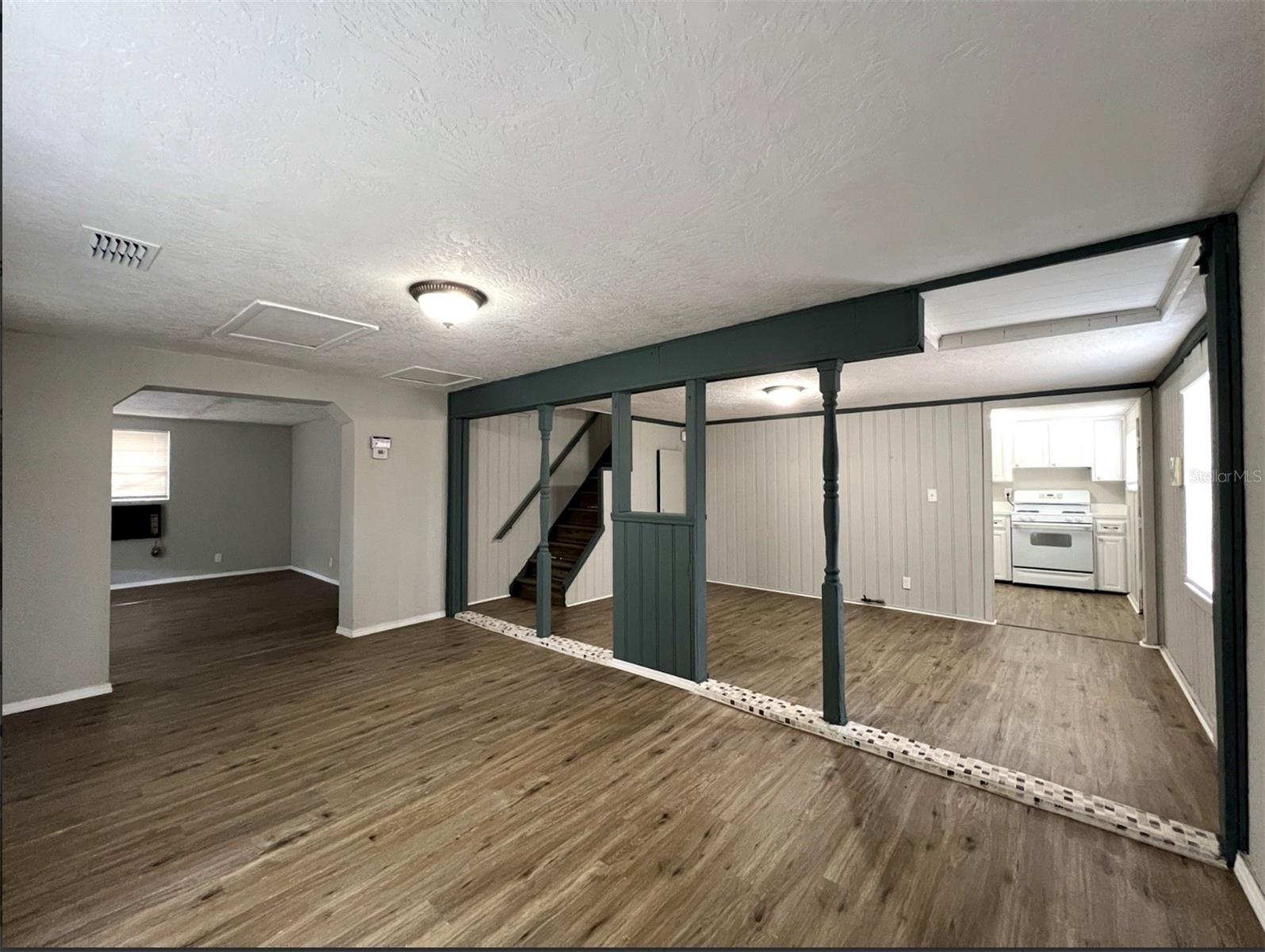 Image 14 of 16 For 2003 10th Street S