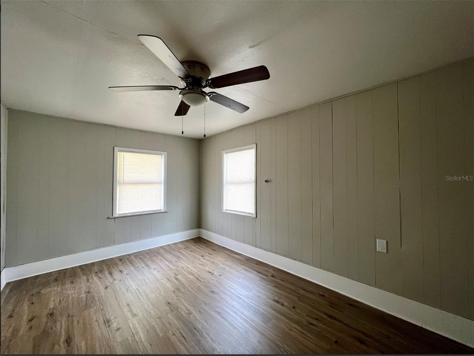 Image 3 of 16 For 2003 10th Street S