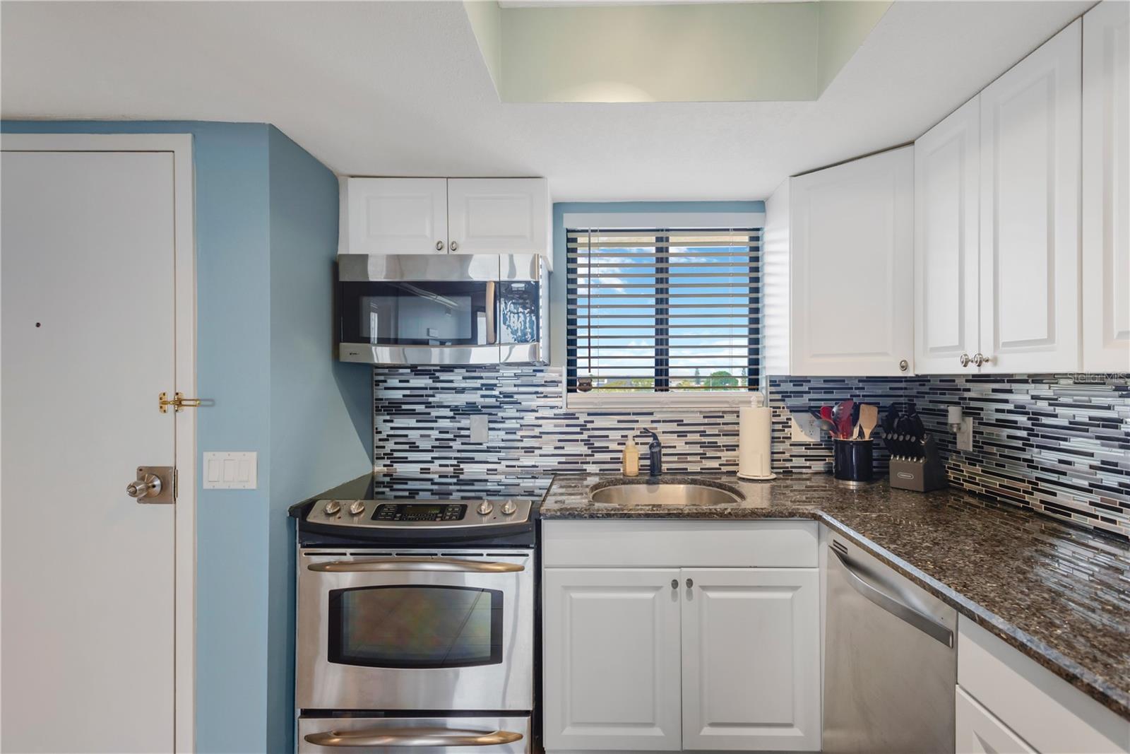 Image 5 of 48 For 6009 Sea Ranch Drive 303