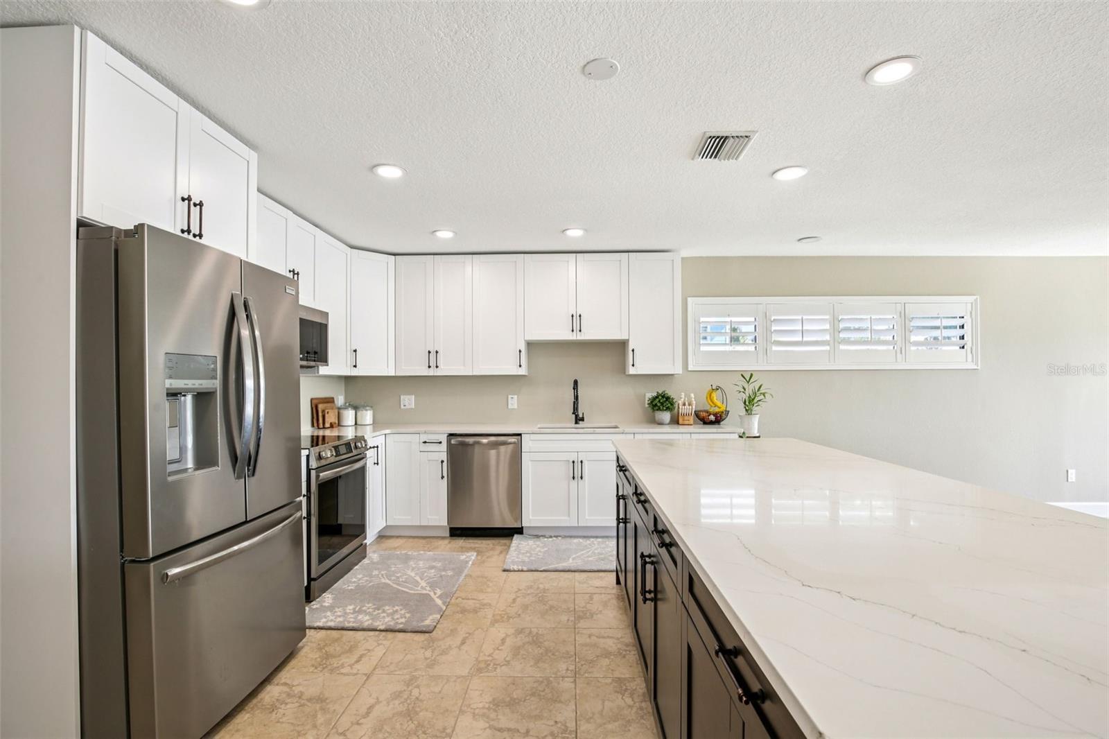 Image 12 of 40 For 565 Crystal Drive