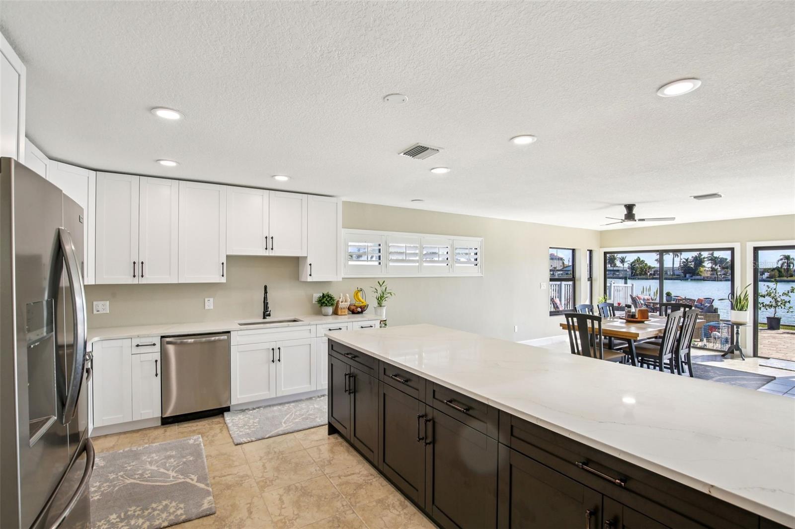 Image 13 of 40 For 565 Crystal Drive