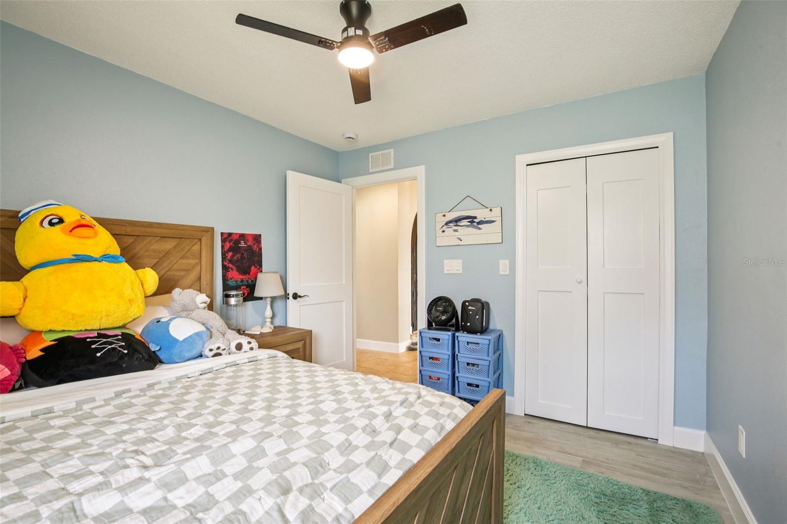 Image 21 of 40 For 565 Crystal Drive