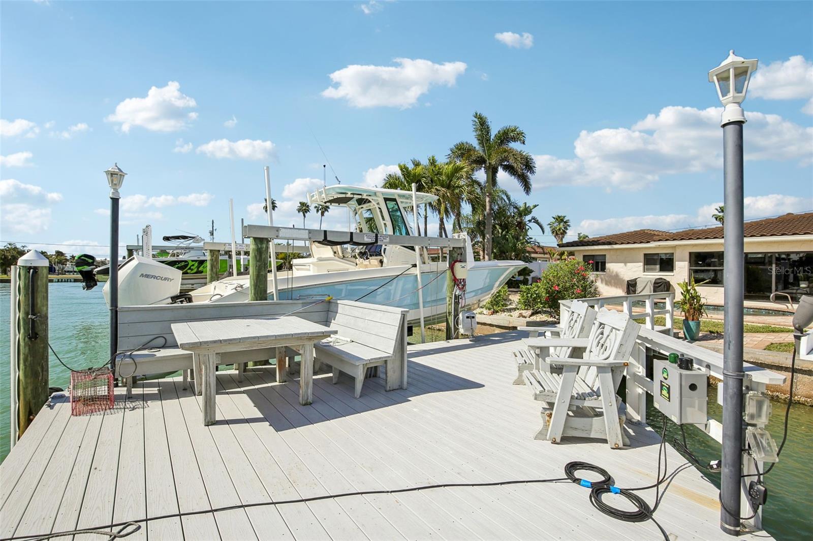 Image 32 of 40 For 565 Crystal Drive