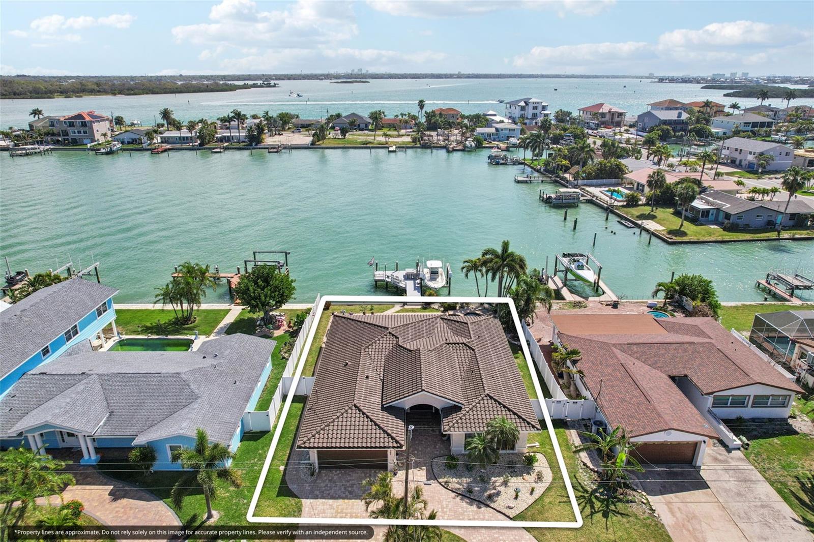 Image 33 of 40 For 565 Crystal Drive