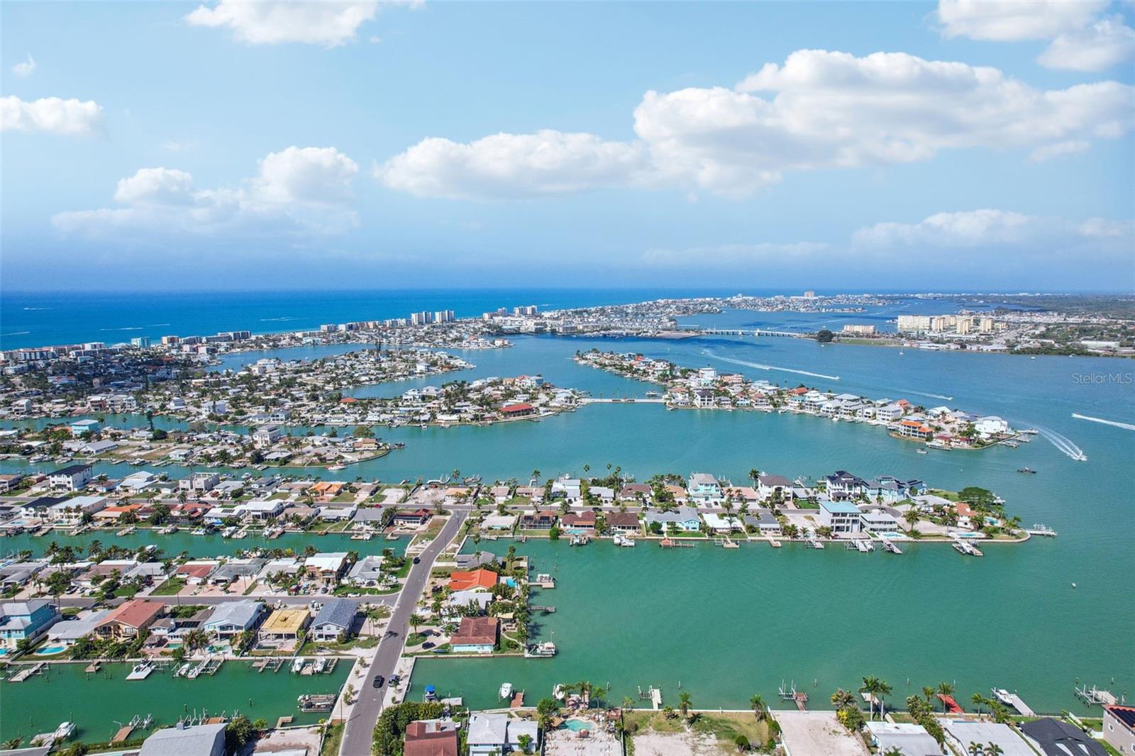 Image 36 of 40 For 565 Crystal Drive