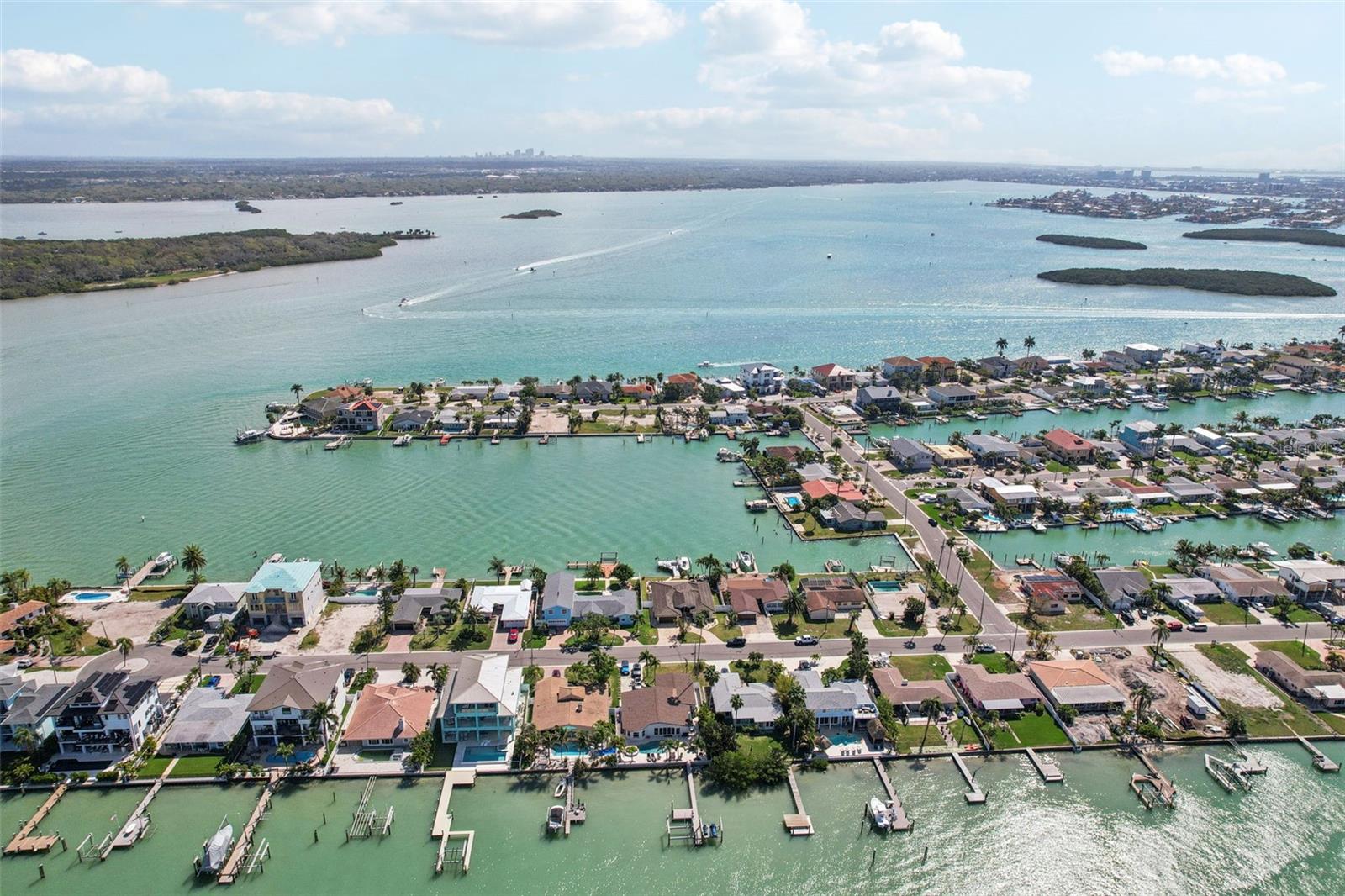 Image 37 of 40 For 565 Crystal Drive