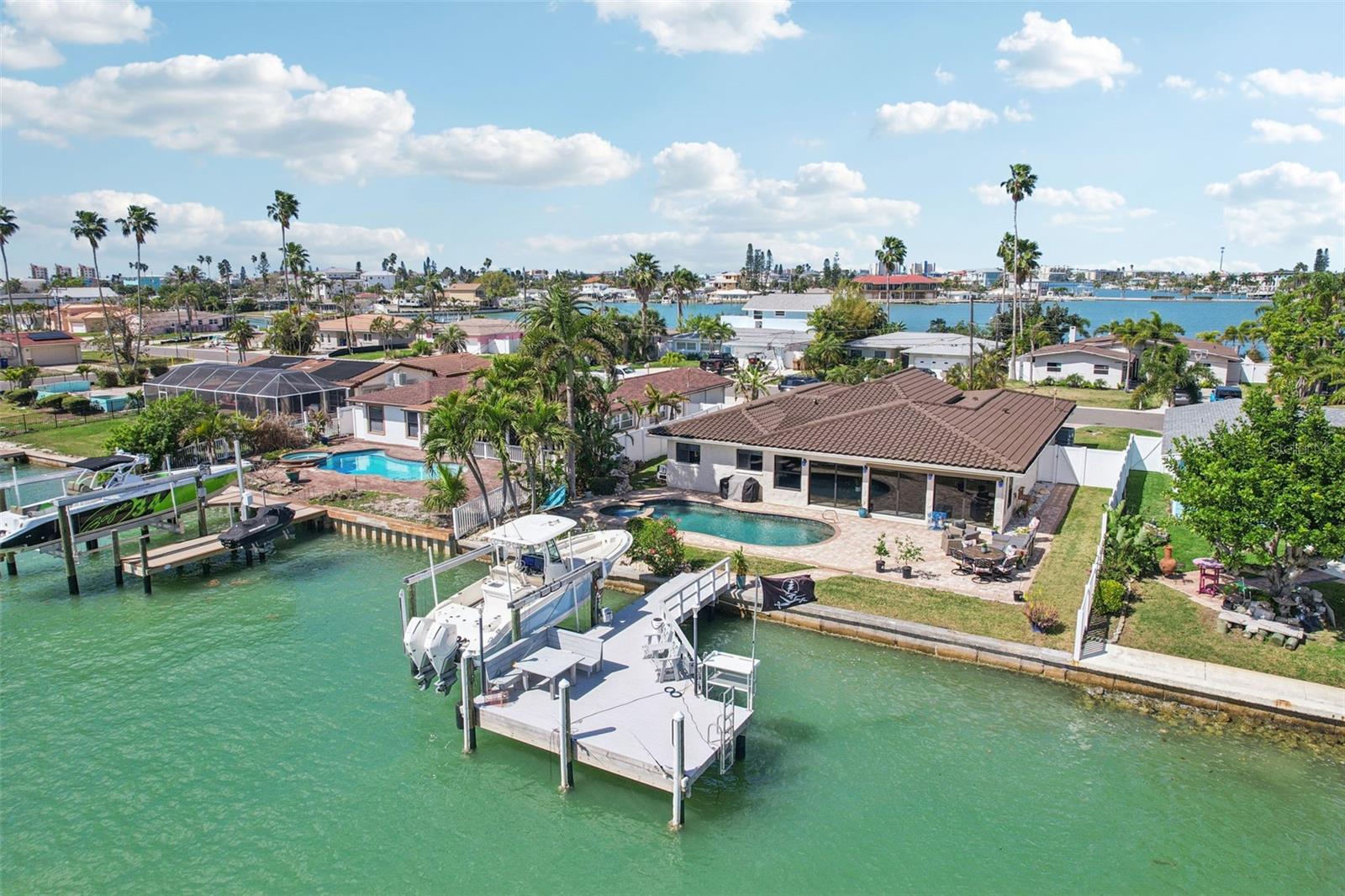 Image 39 of 40 For 565 Crystal Drive