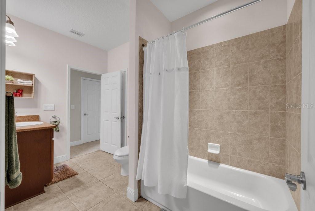 Image 32 of 63 For 5920 Fishhawk Crossing Boulevard