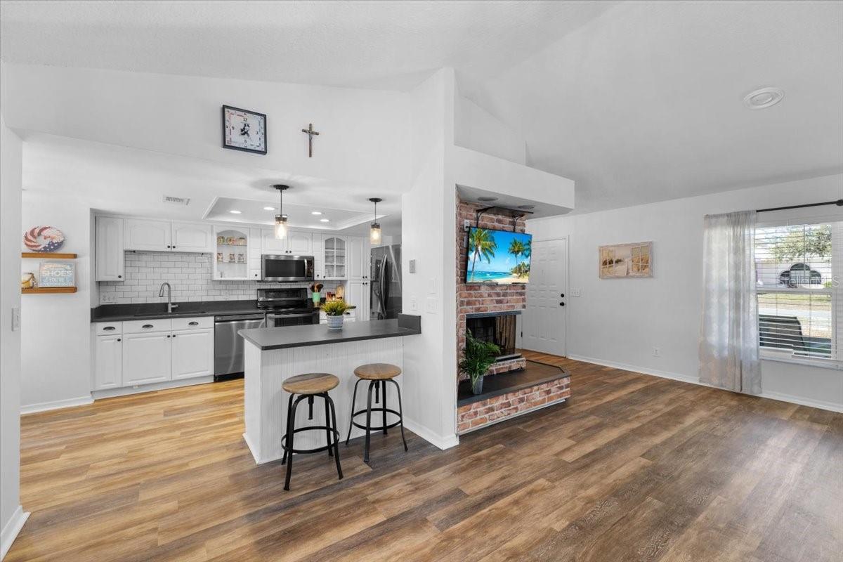 Image 4 of 24 For 4498 Plumosa Street