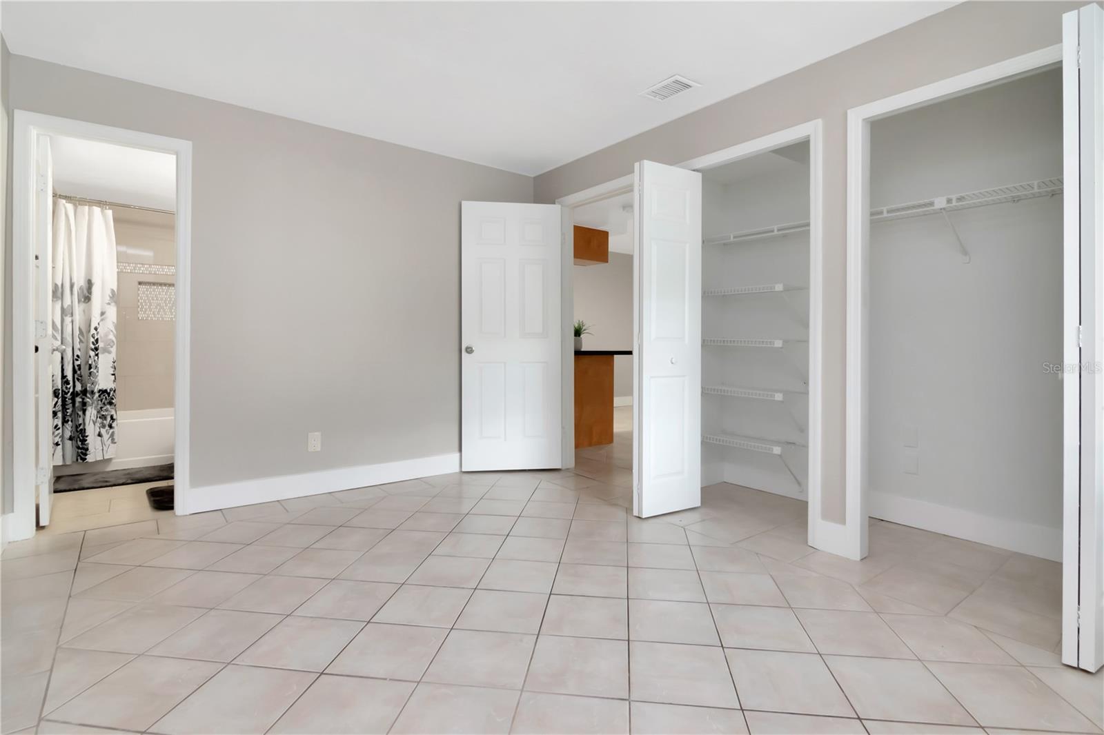 Image 20 of 35 For 228 Berry Tree Place