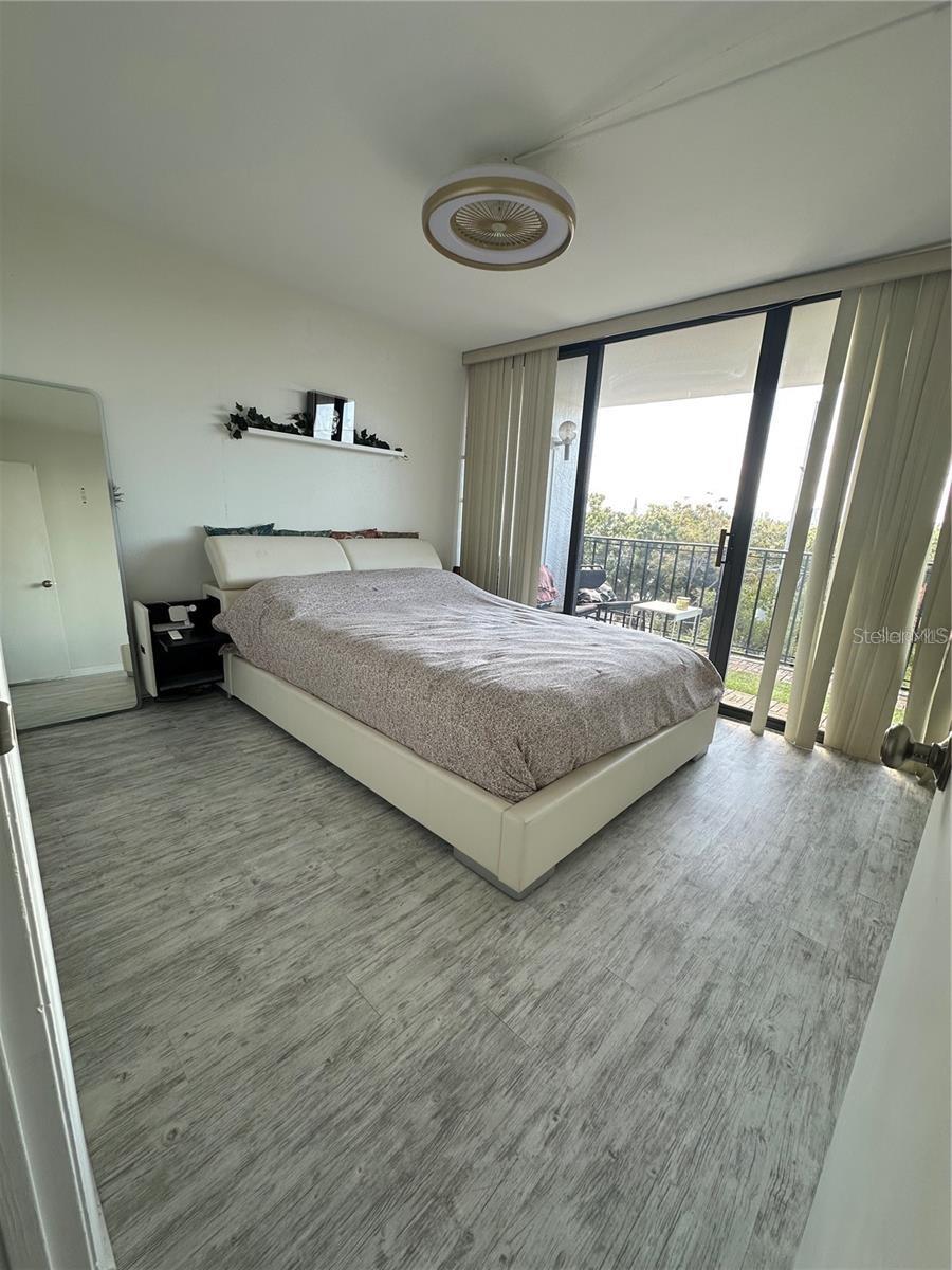 Image 16 of 27 For 3211 Swann Avenue 506