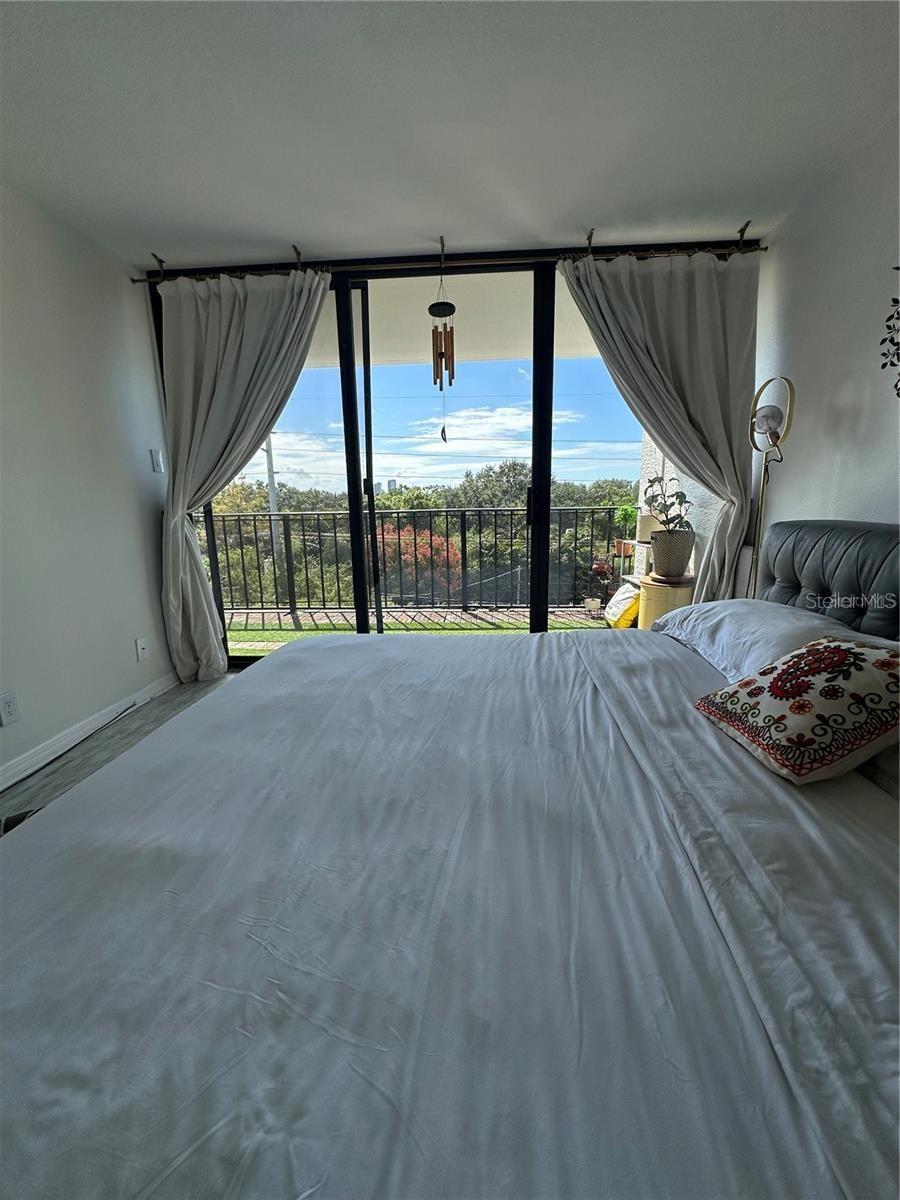 Image 20 of 27 For 3211 Swann Avenue 506