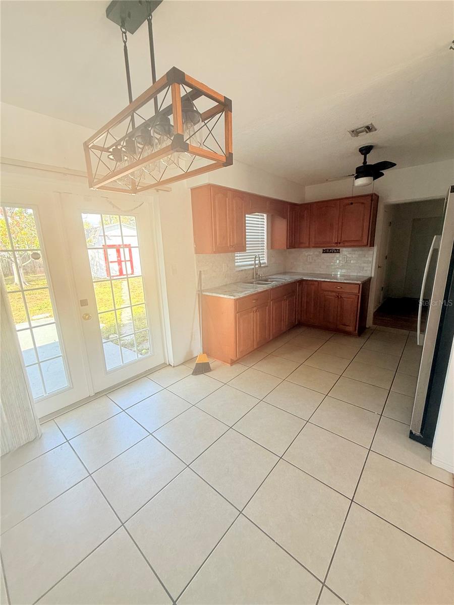 Image 4 of 16 For 751 72nd Avenue N