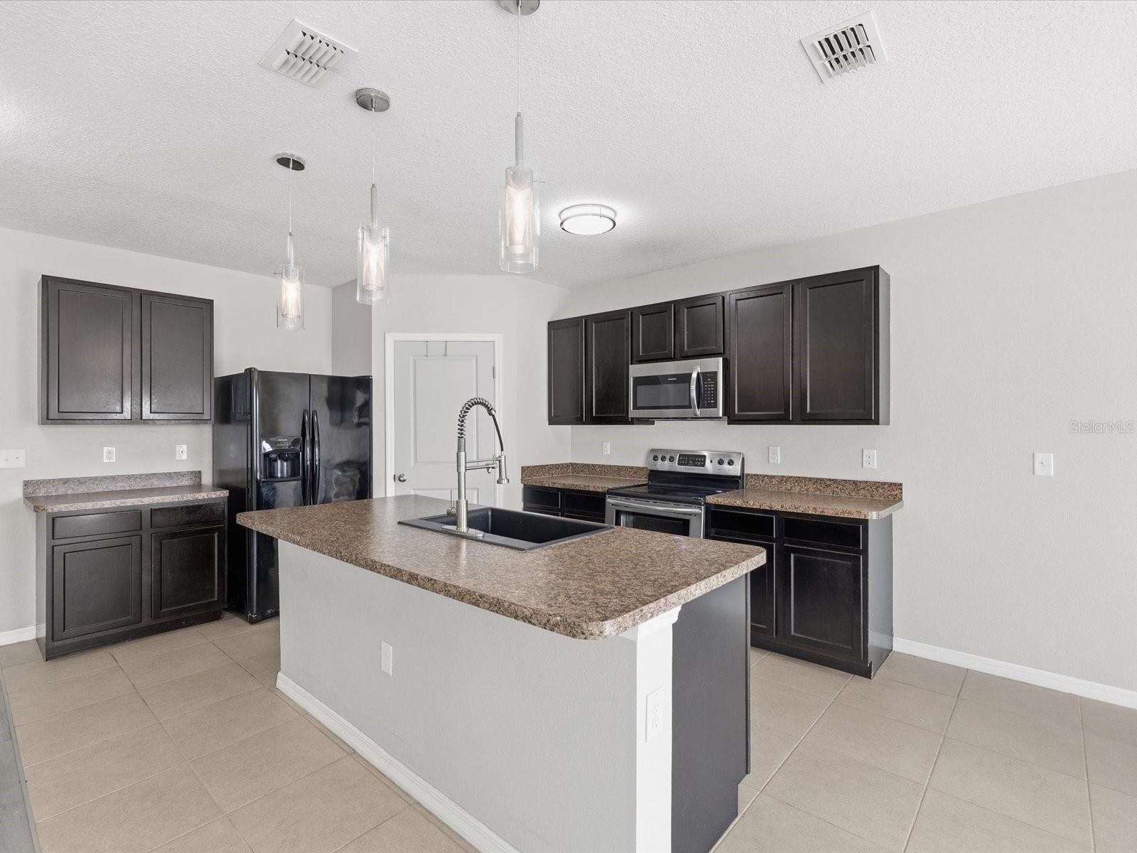 Image 11 of 75 For 3135 Northview Road