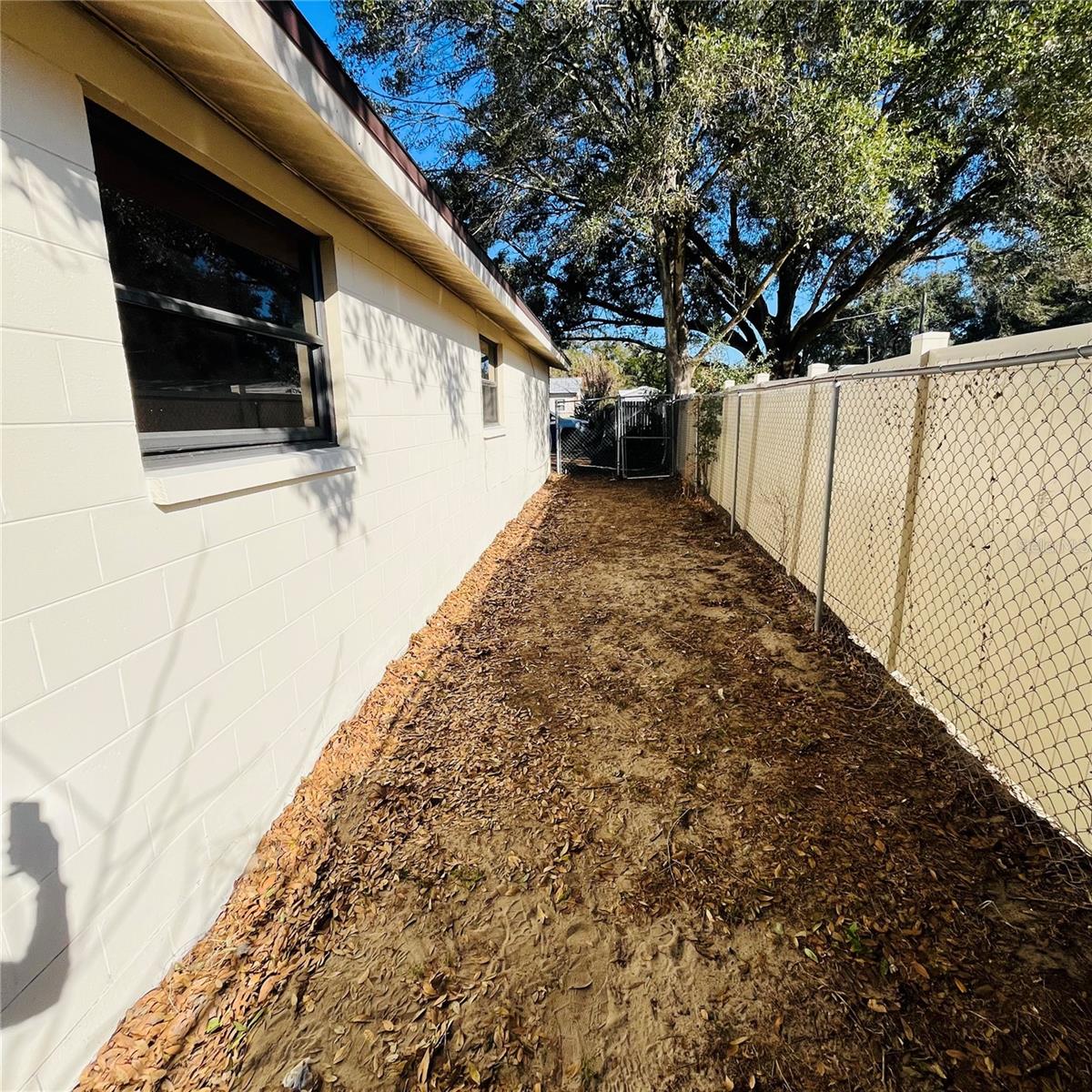 Image 9 of 25 For 502 Calhoun Avenue