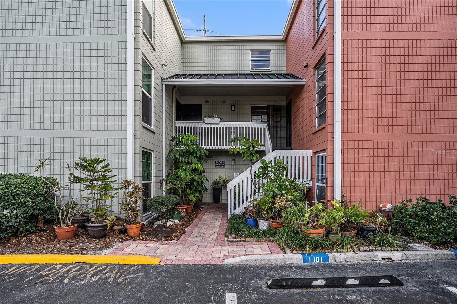 Image 2 of 17 For 2424 Tampa Bay Boulevard I103