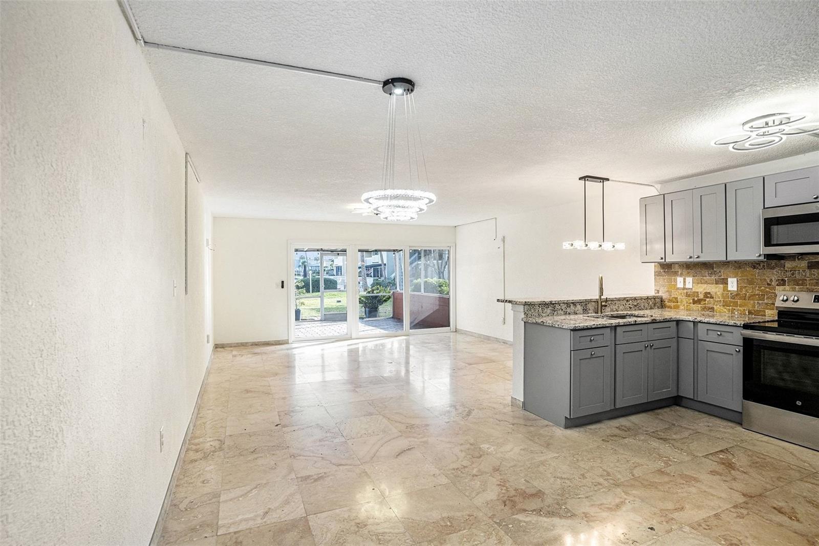 Image 5 of 17 For 2424 Tampa Bay Boulevard I103