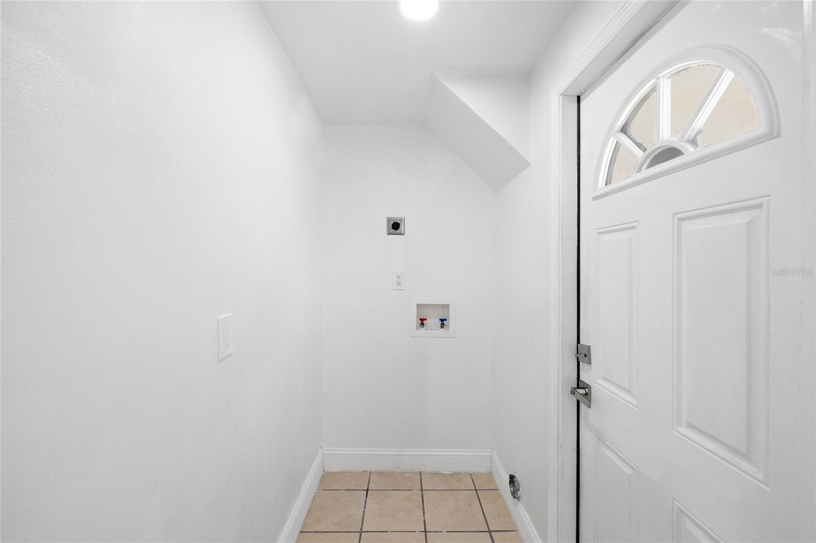 Image 20 of 35 For 8309 Dasa Pl