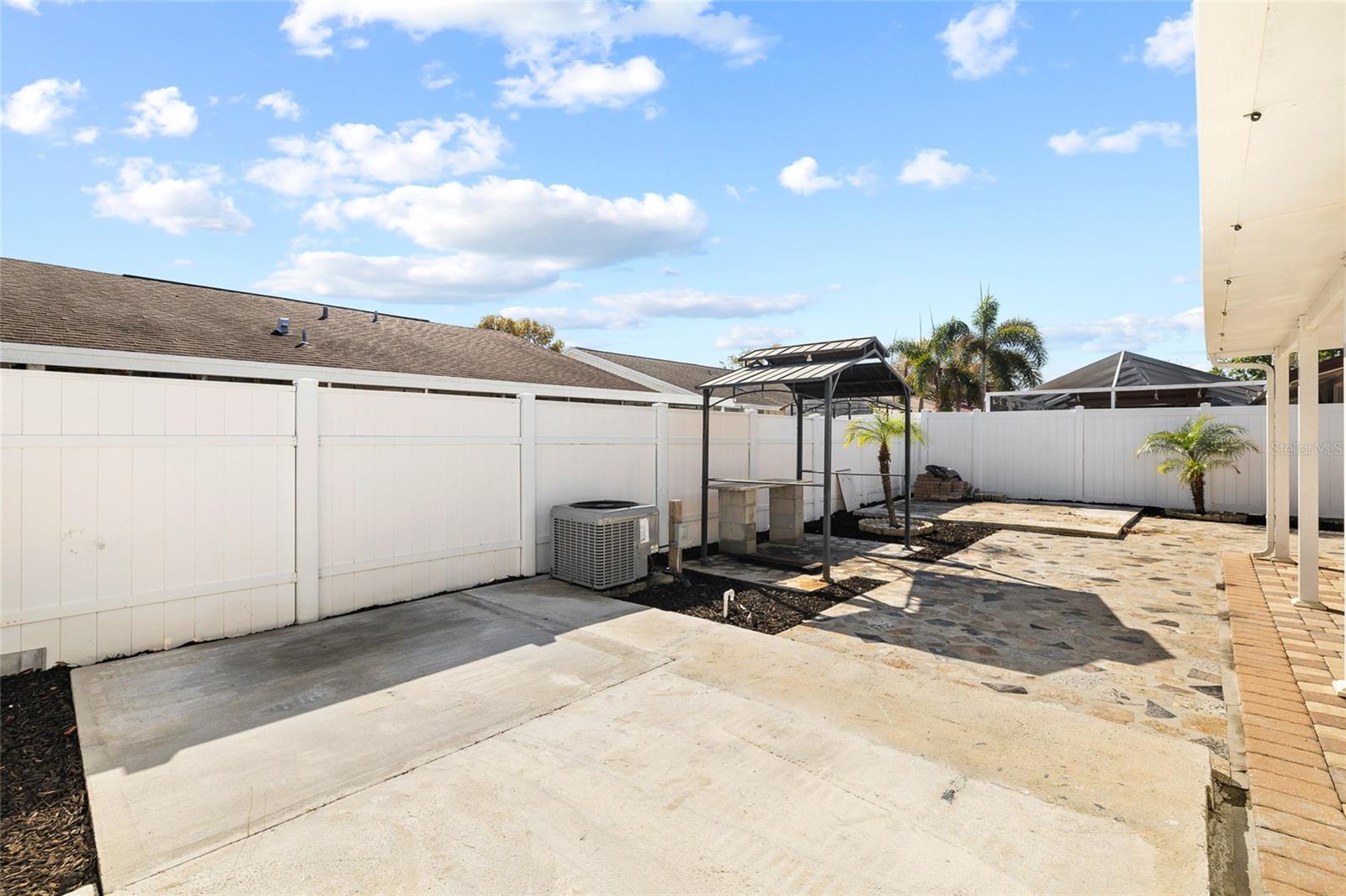 Image 28 of 35 For 8309 Dasa Pl