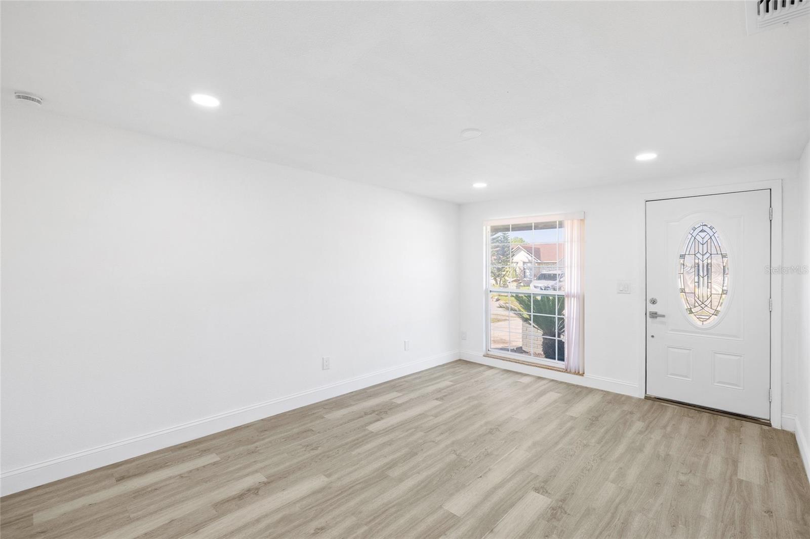 Image 5 of 35 For 8309 Dasa Pl