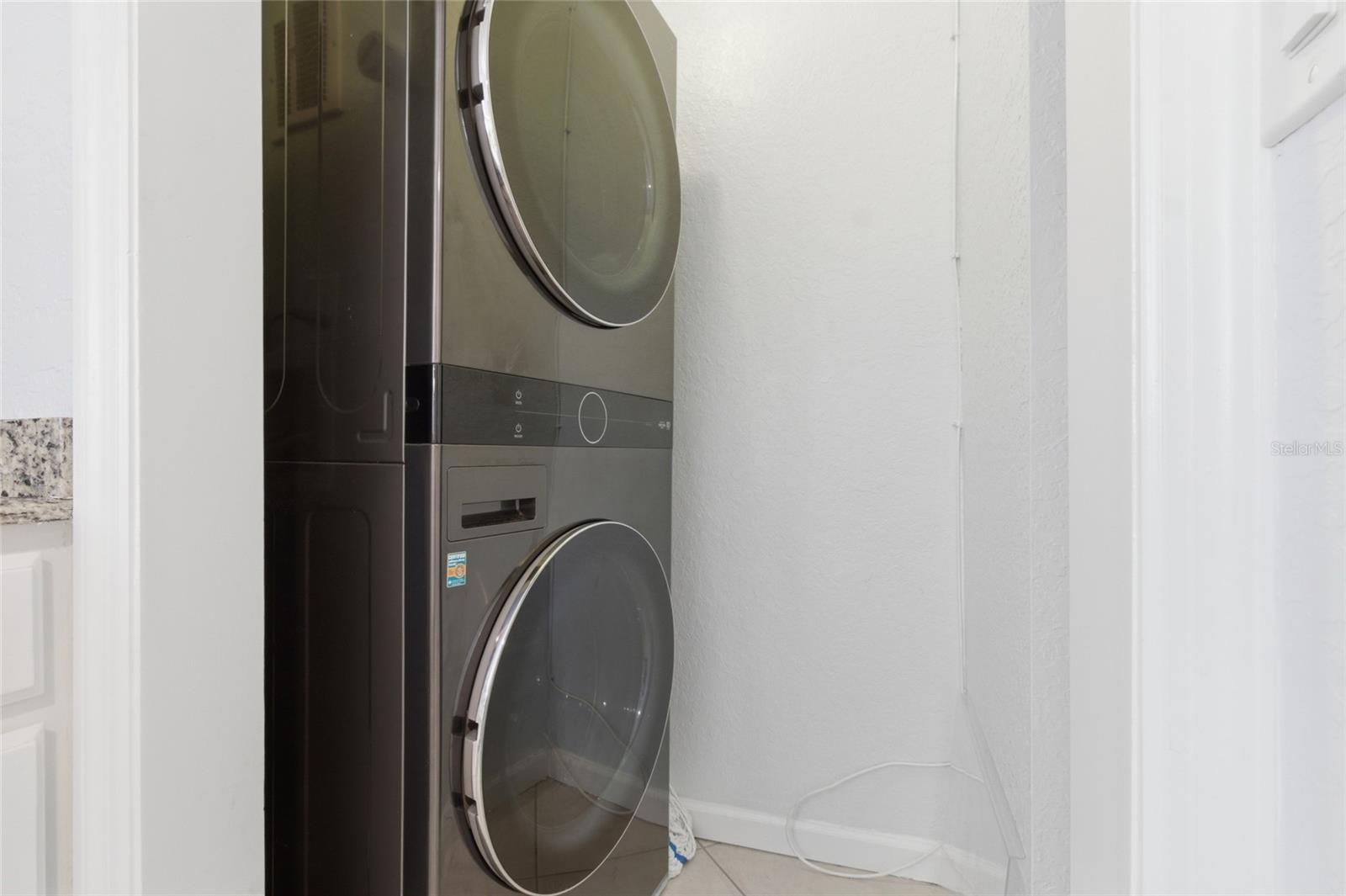 Image 24 of 33 For 2675 St Josephs Drive E D