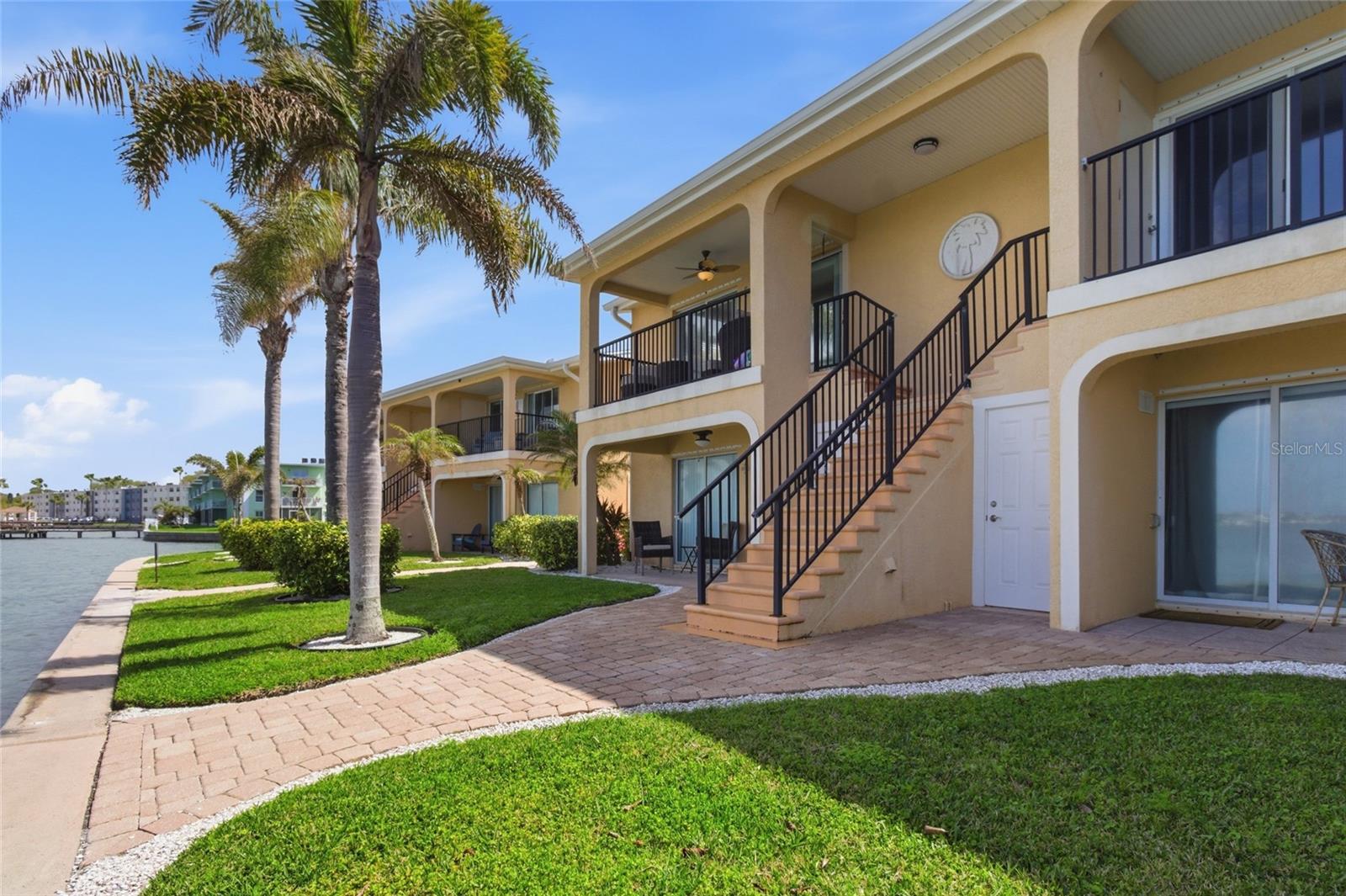 Image 25 of 33 For 2675 St Josephs Drive E D