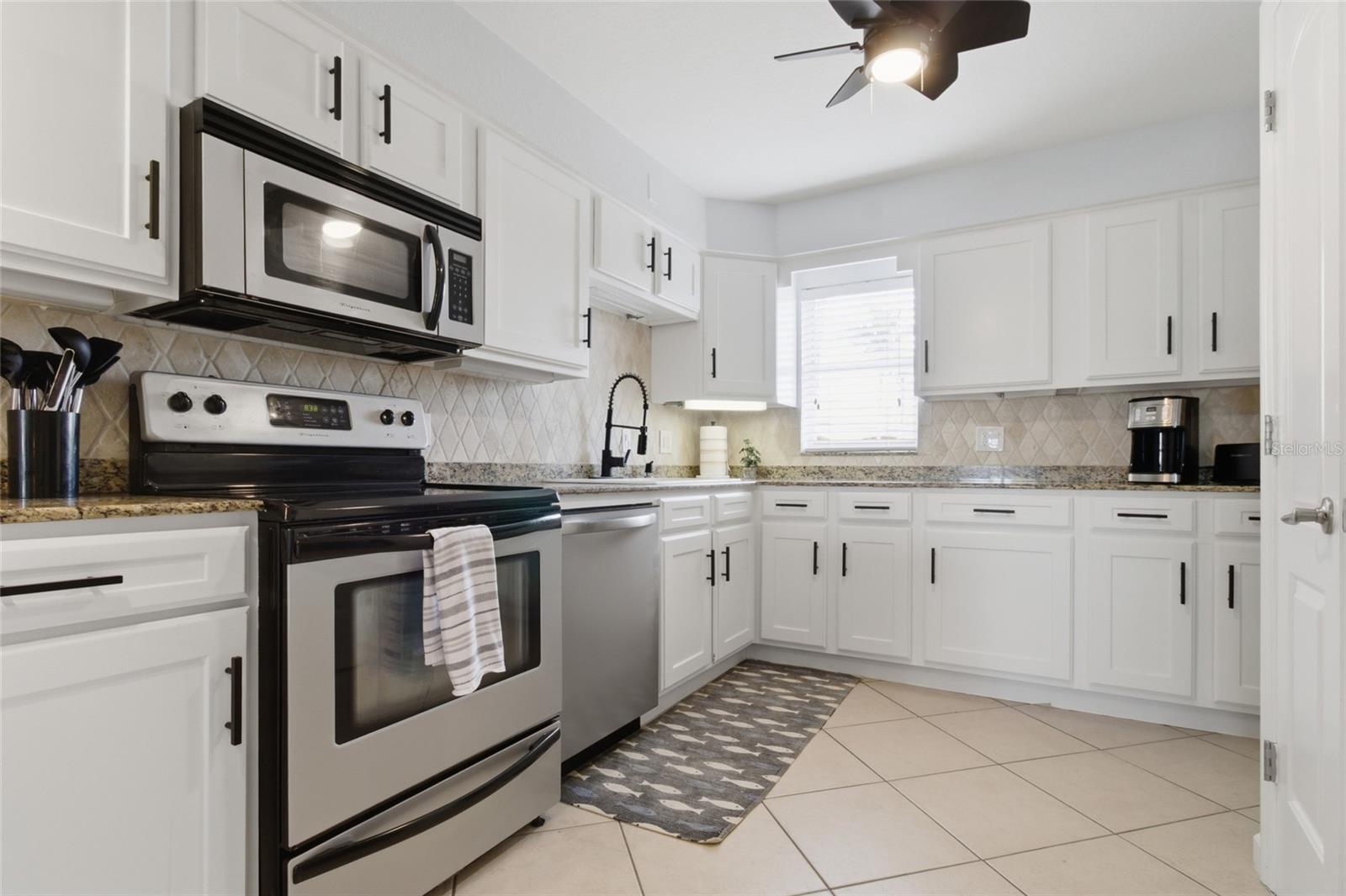 Image 8 of 33 For 2675 St Josephs Drive E D