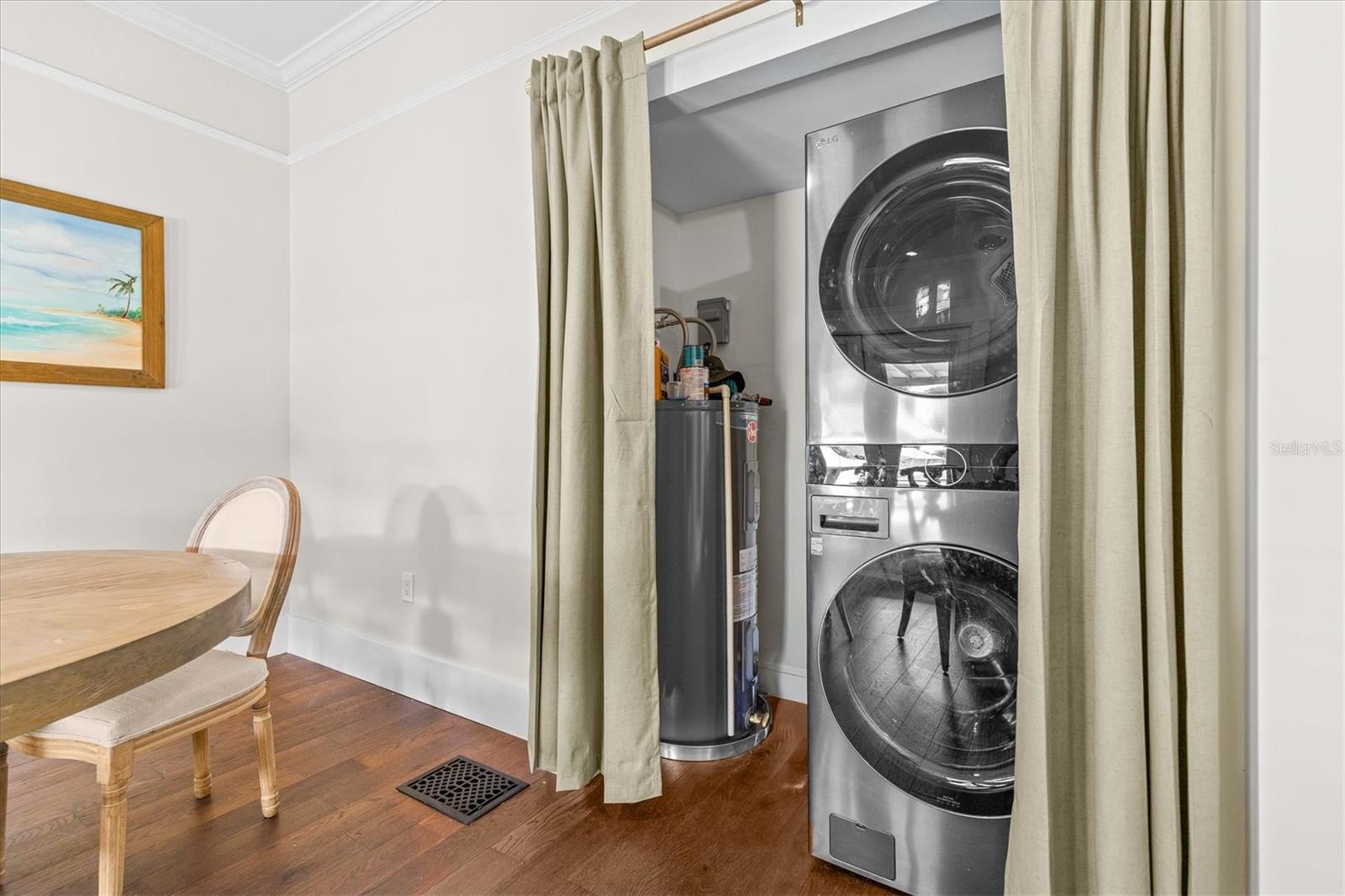 Image 11 of 28 For 418 Orange Street