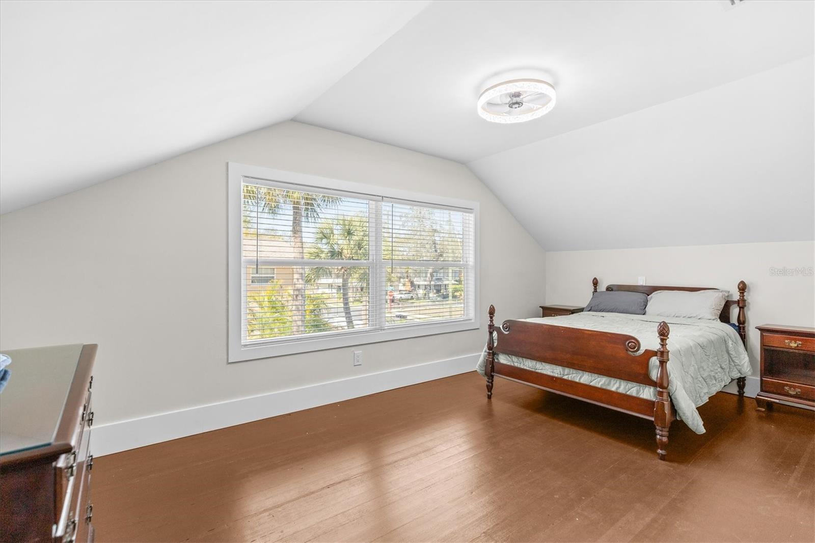 Image 15 of 28 For 418 Orange Street