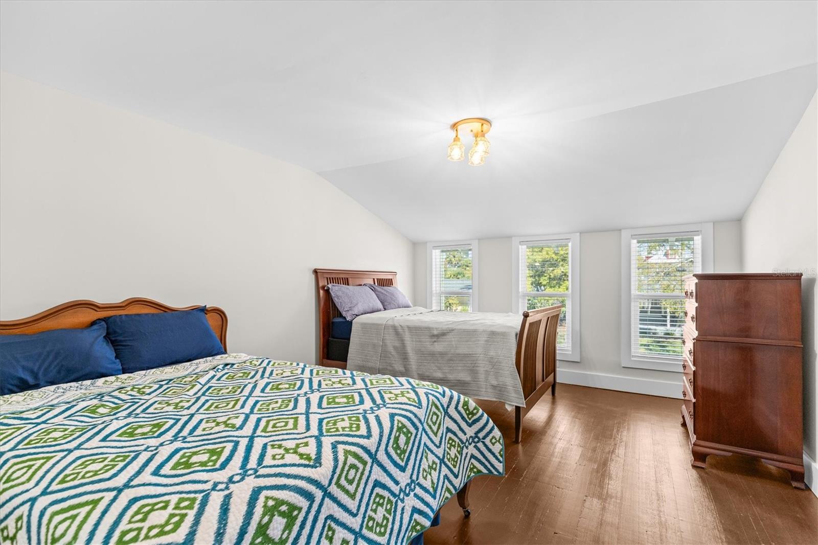 Image 18 of 28 For 418 Orange Street