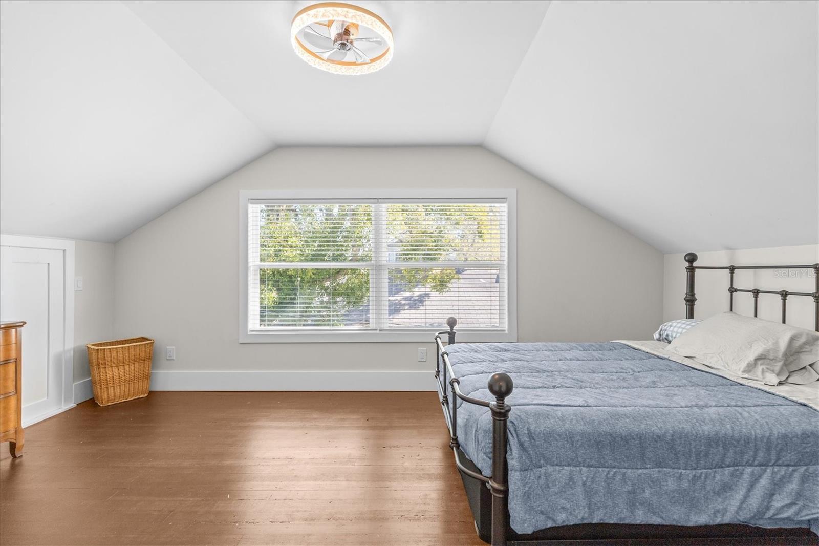 Image 19 of 28 For 418 Orange Street