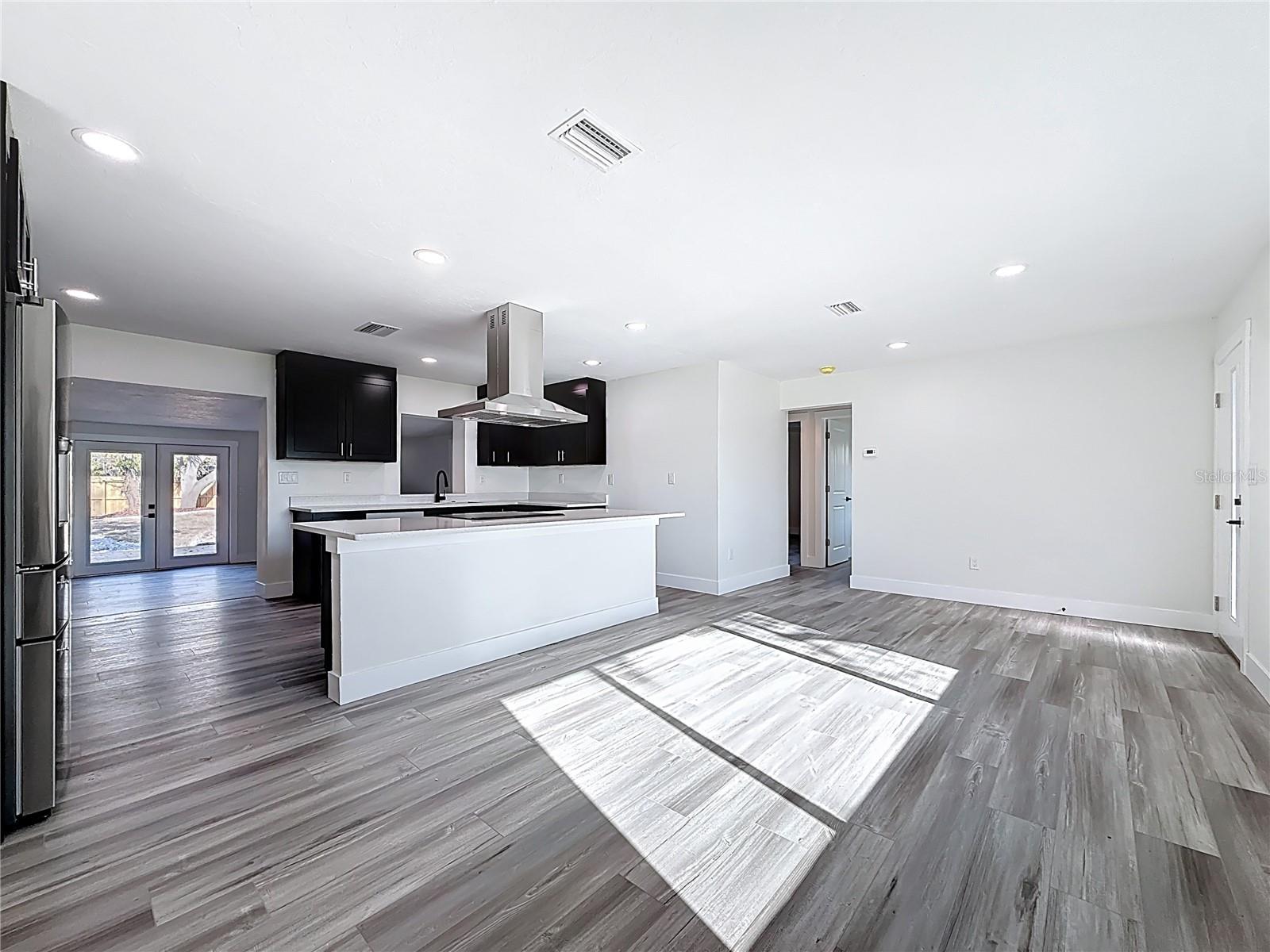 Image 14 of 71 For 2335 Murilla Way S